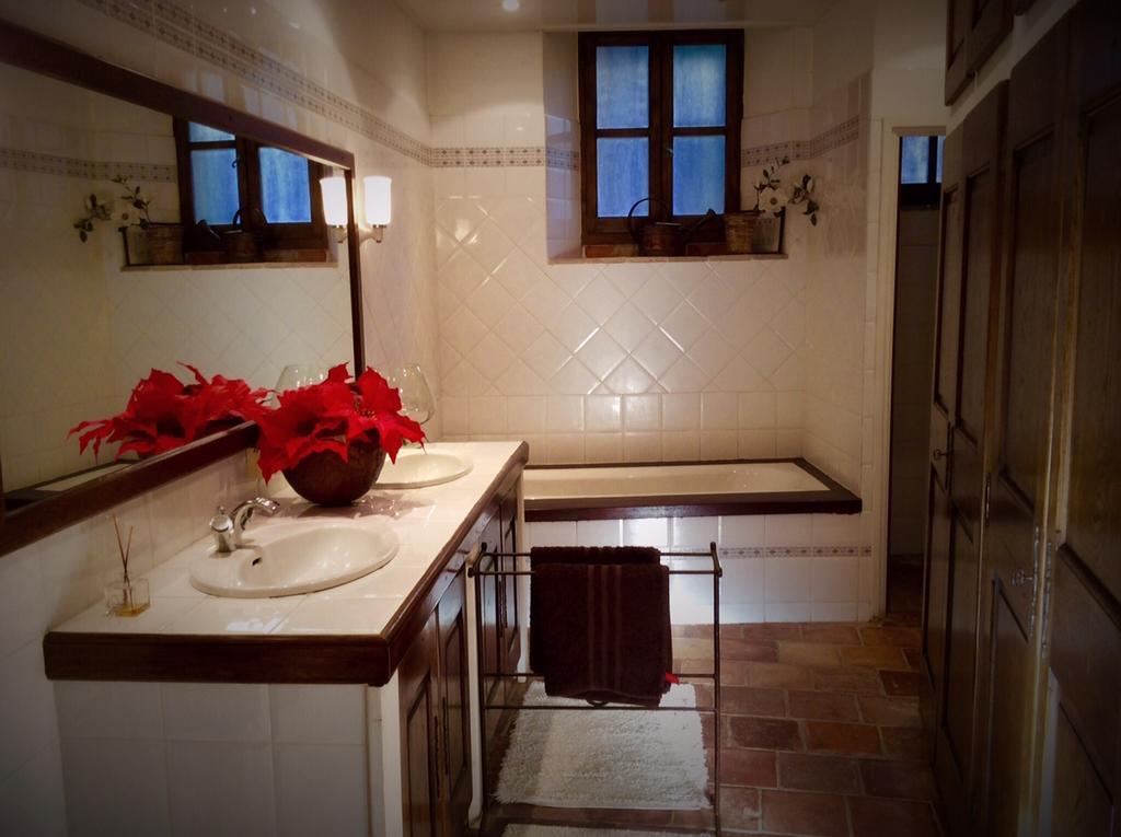 Teyran La Maison Disabelle B&B 객실 사진